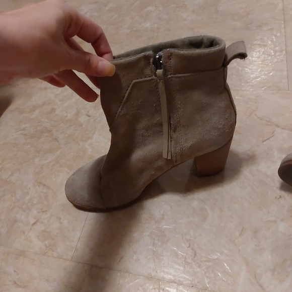 Toms  lunata suede boots size 7 - Picture 2 of 7